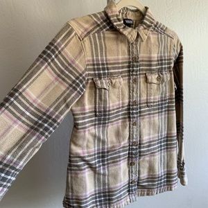 Patagonia organic cotton plaid button down shirt